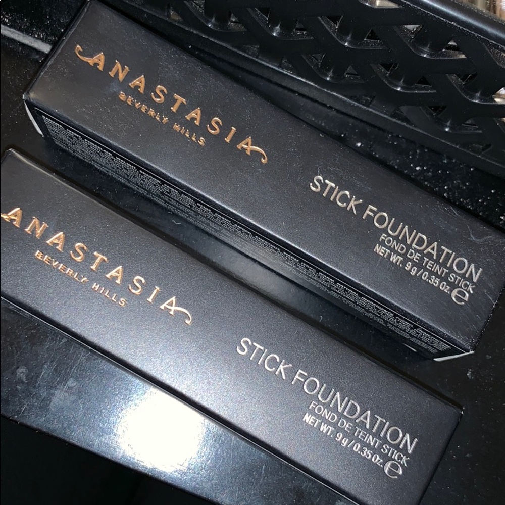 Anastasia foundation stick
